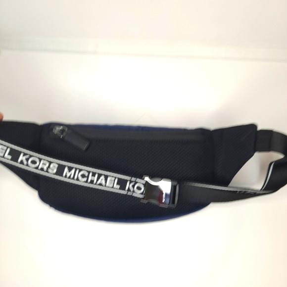 MICHAEL KORS MENS Kent Logo Tape Nylon Gabardine Belt Bag Sling  Pack Crossbody - Picture 8 of 13